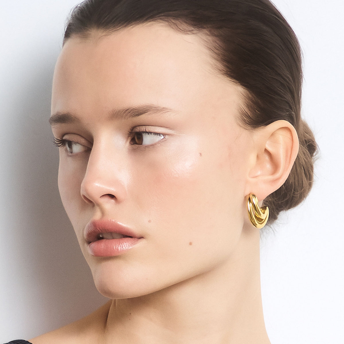 LEVA GOLD EARRINGS