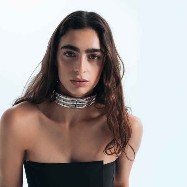 AMORA SILVER CUFF NECKLACE