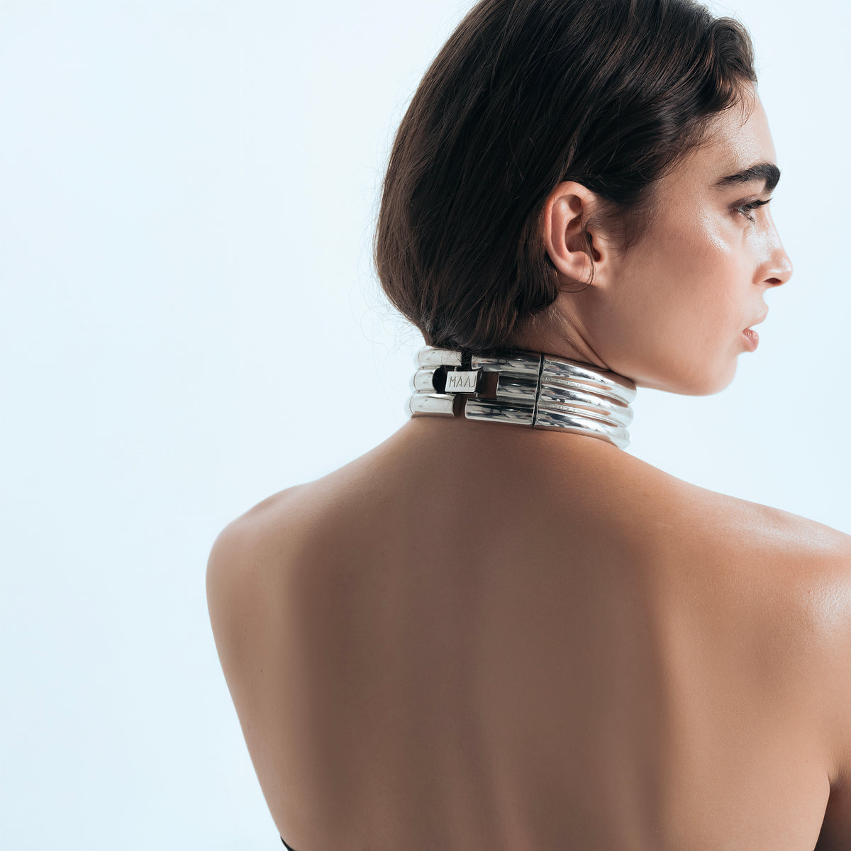 AMORA SILVER CUFF NECKLACE