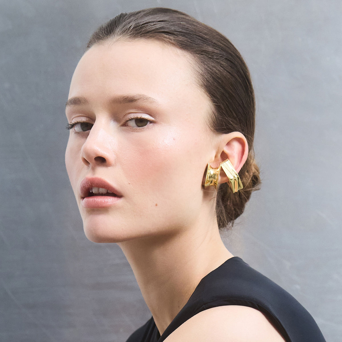 SOHA GOLD EARCUFF